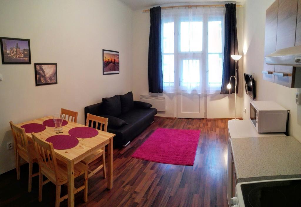 Jezerka Apartments Praha Bagian luar foto