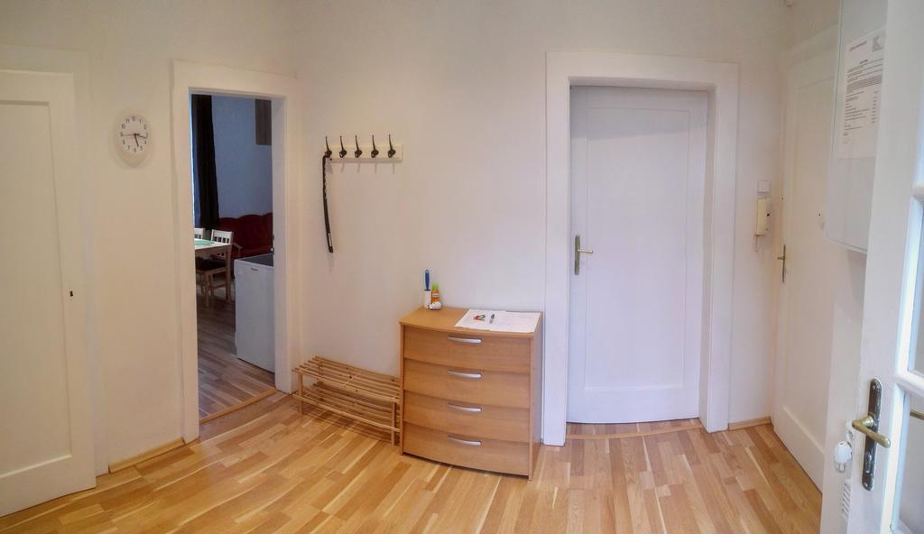 Jezerka Apartments Praha Bagian luar foto