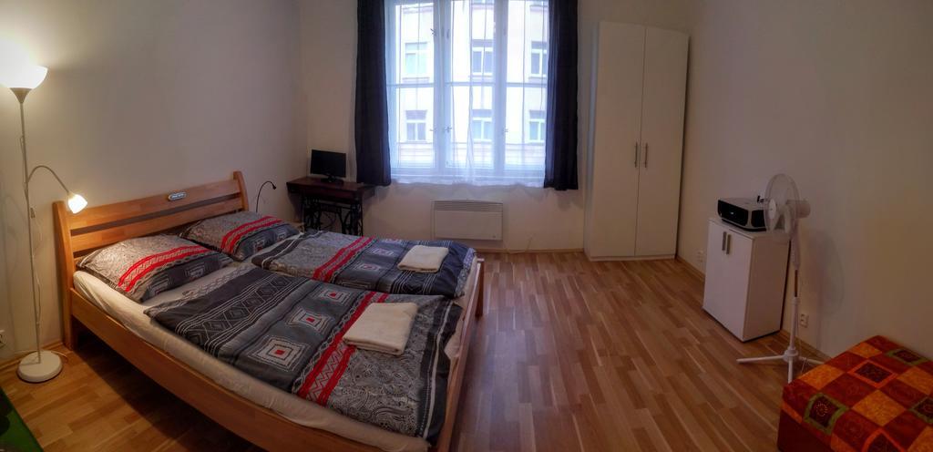 Jezerka Apartments Praha Bagian luar foto