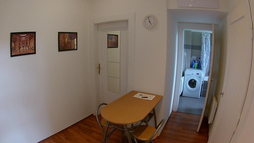 Jezerka Apartments Praha Bagian luar foto