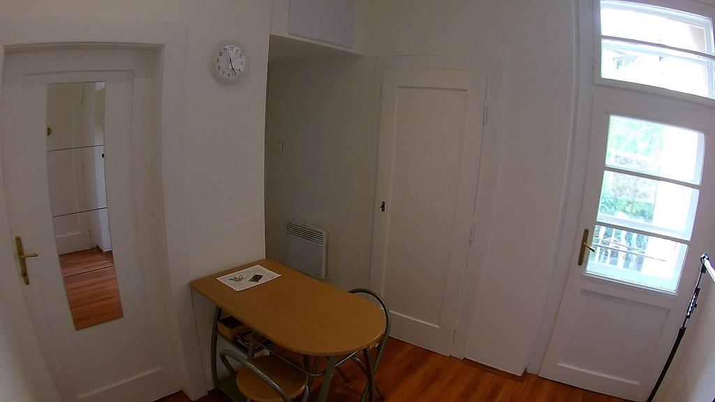 Jezerka Apartments Praha Bagian luar foto