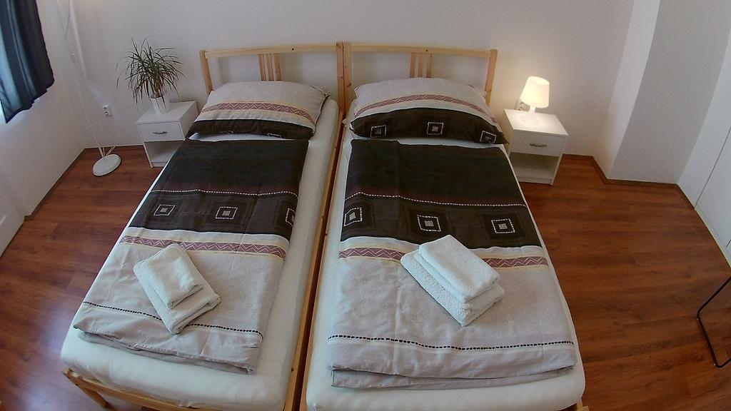 Jezerka Apartments Praha Bagian luar foto