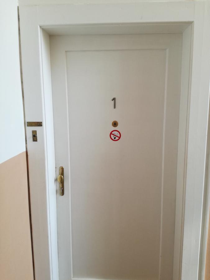 Jezerka Apartments Praha Bagian luar foto