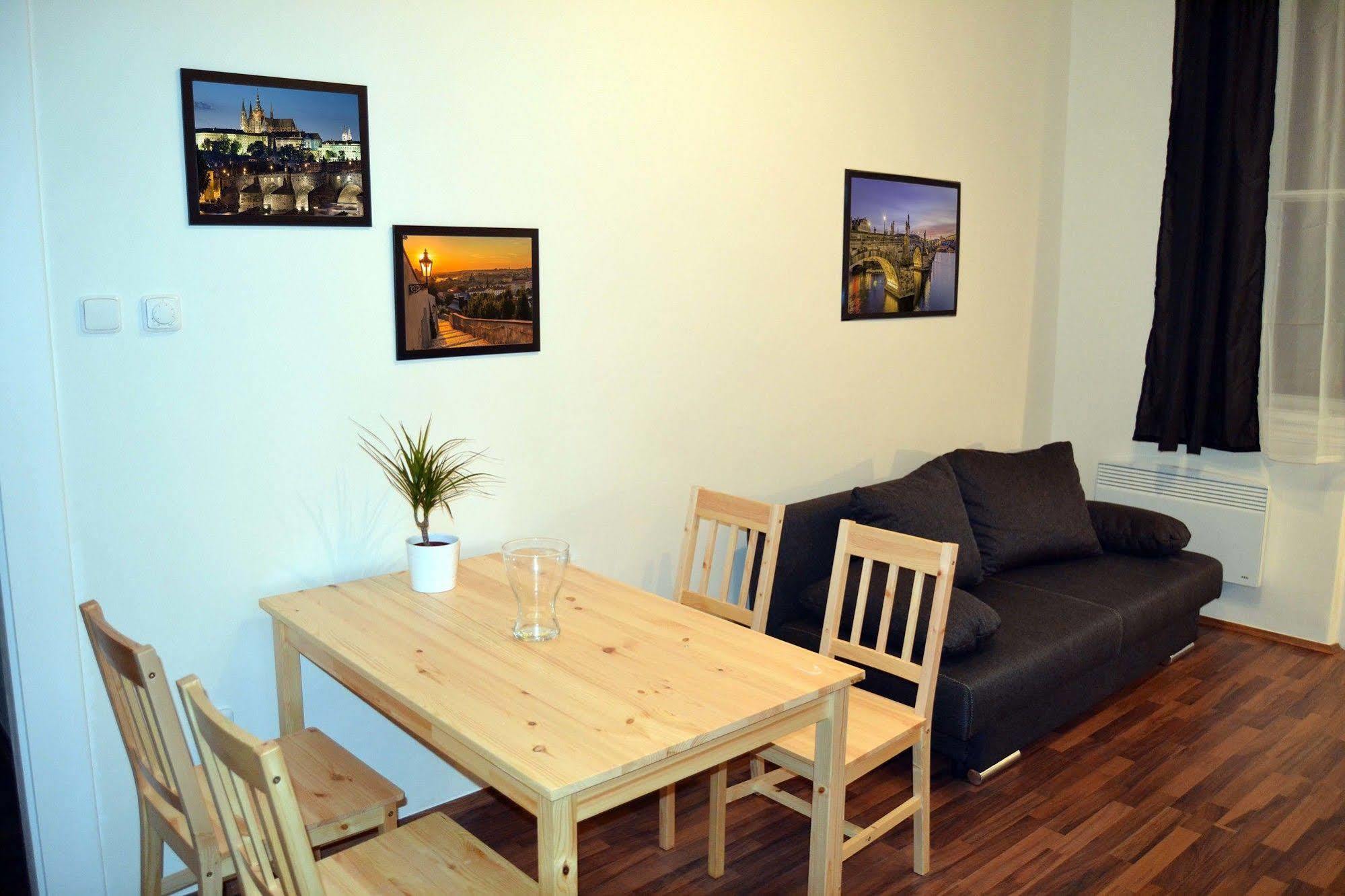 Jezerka Apartments Praha Bagian luar foto