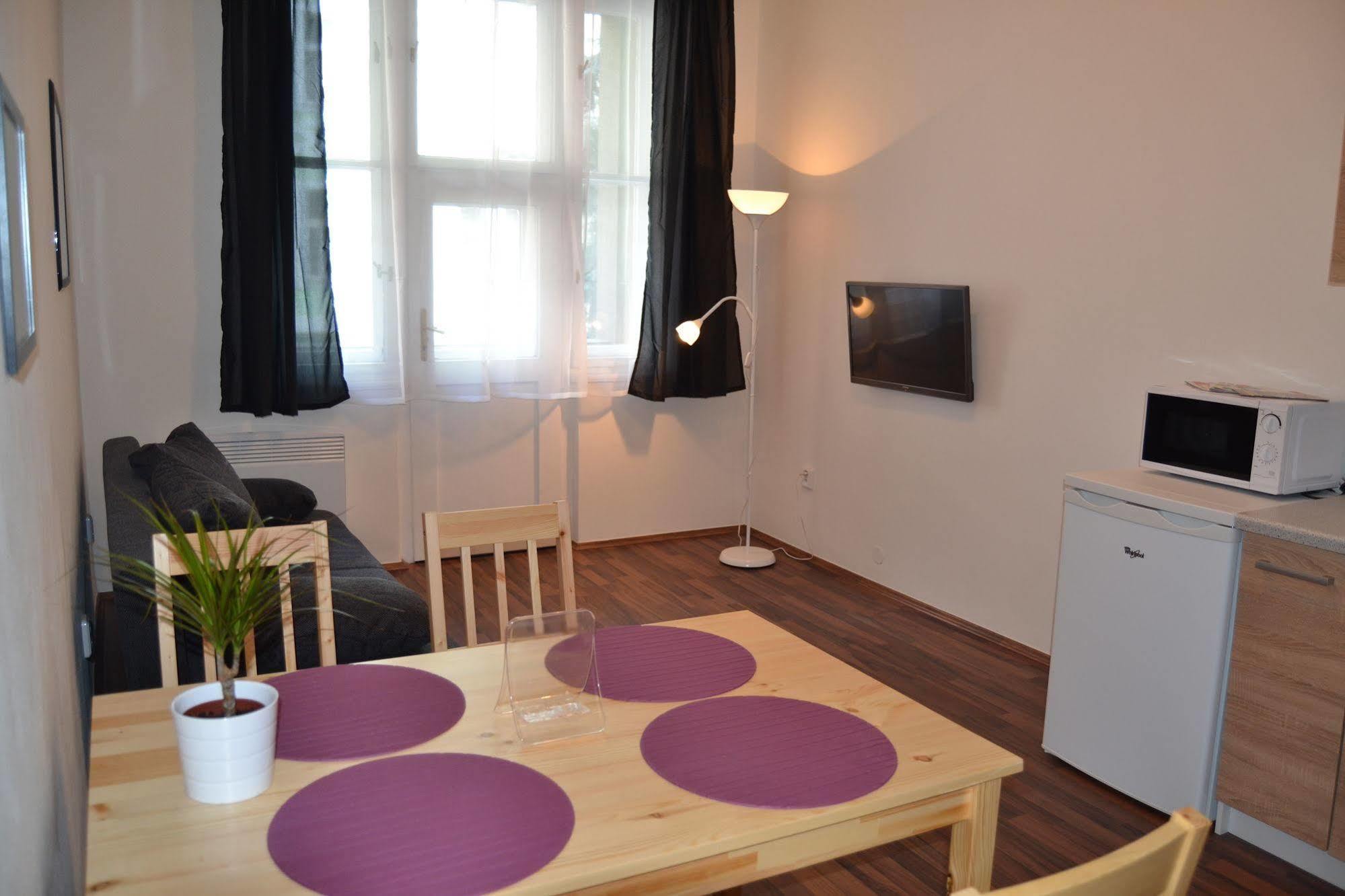 Jezerka Apartments Praha Bagian luar foto