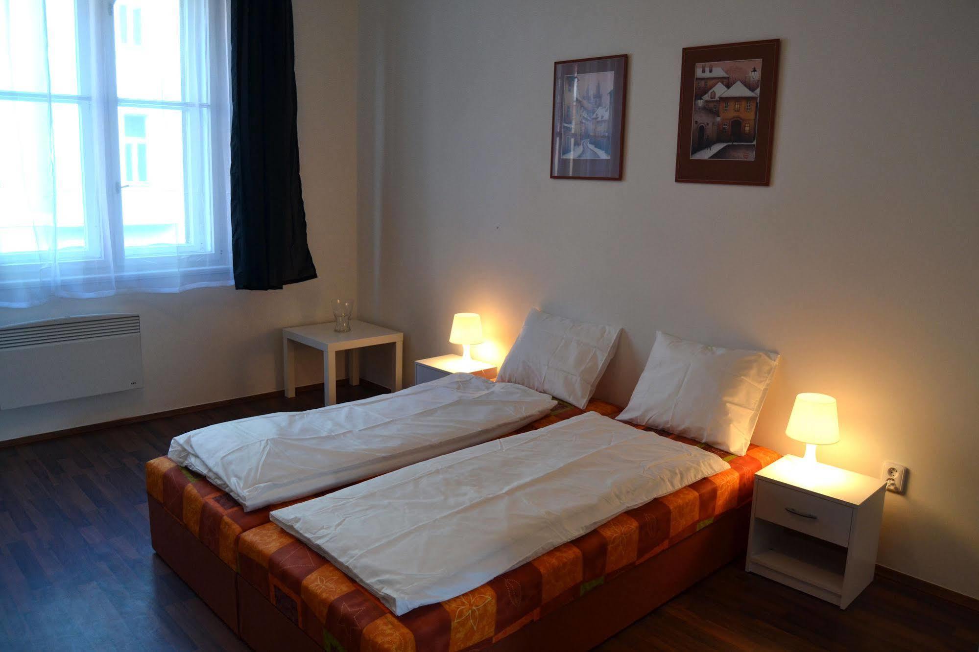 Jezerka Apartments Praha Bagian luar foto