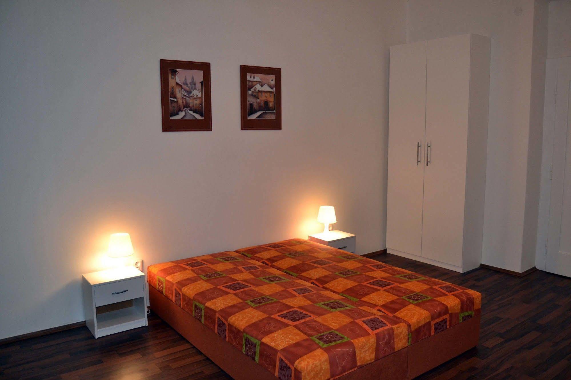 Jezerka Apartments Praha Bagian luar foto