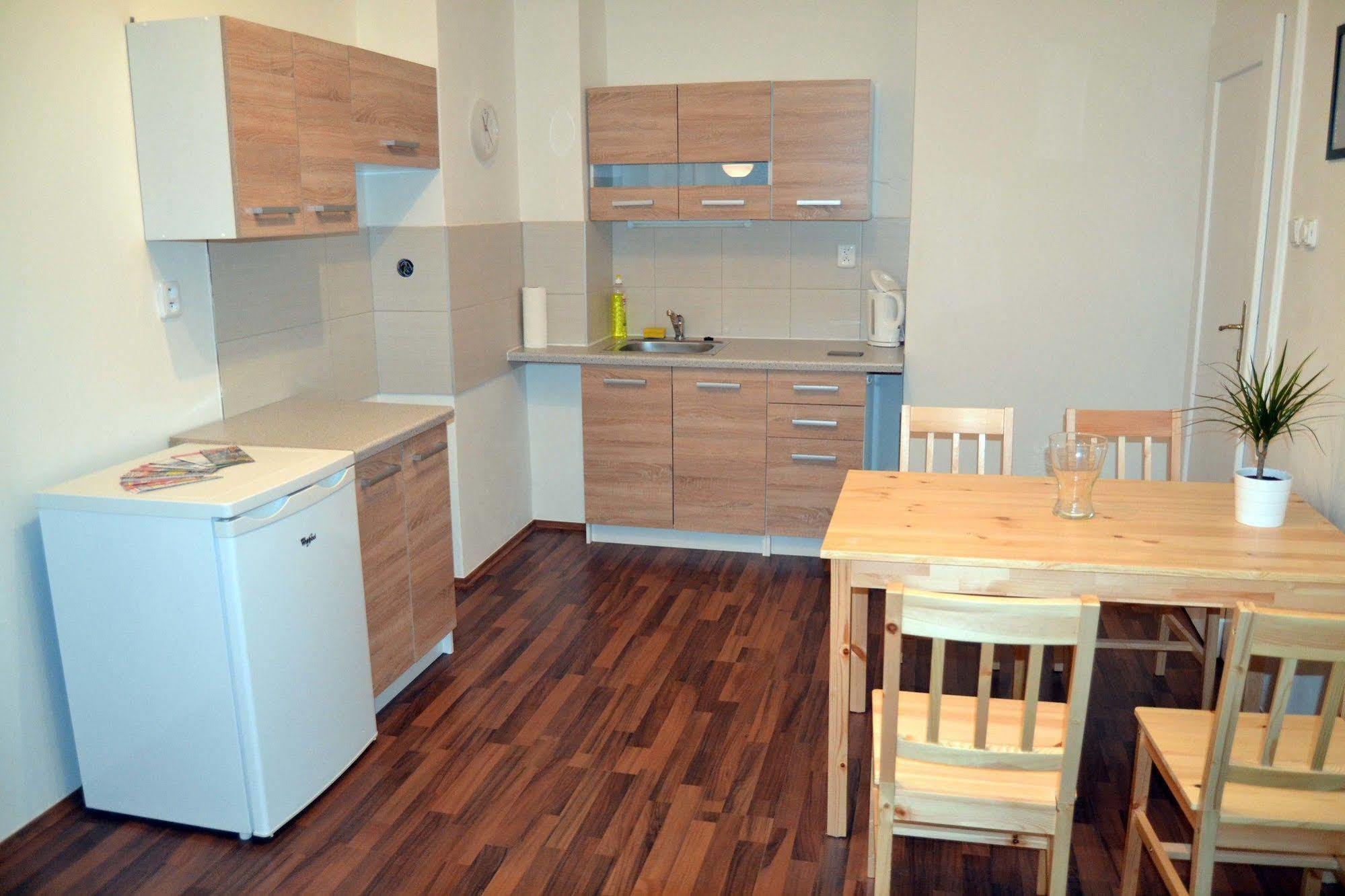 Jezerka Apartments Praha Bagian luar foto