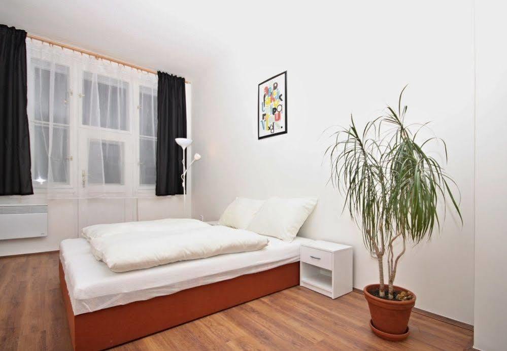 Jezerka Apartments Praha Bagian luar foto