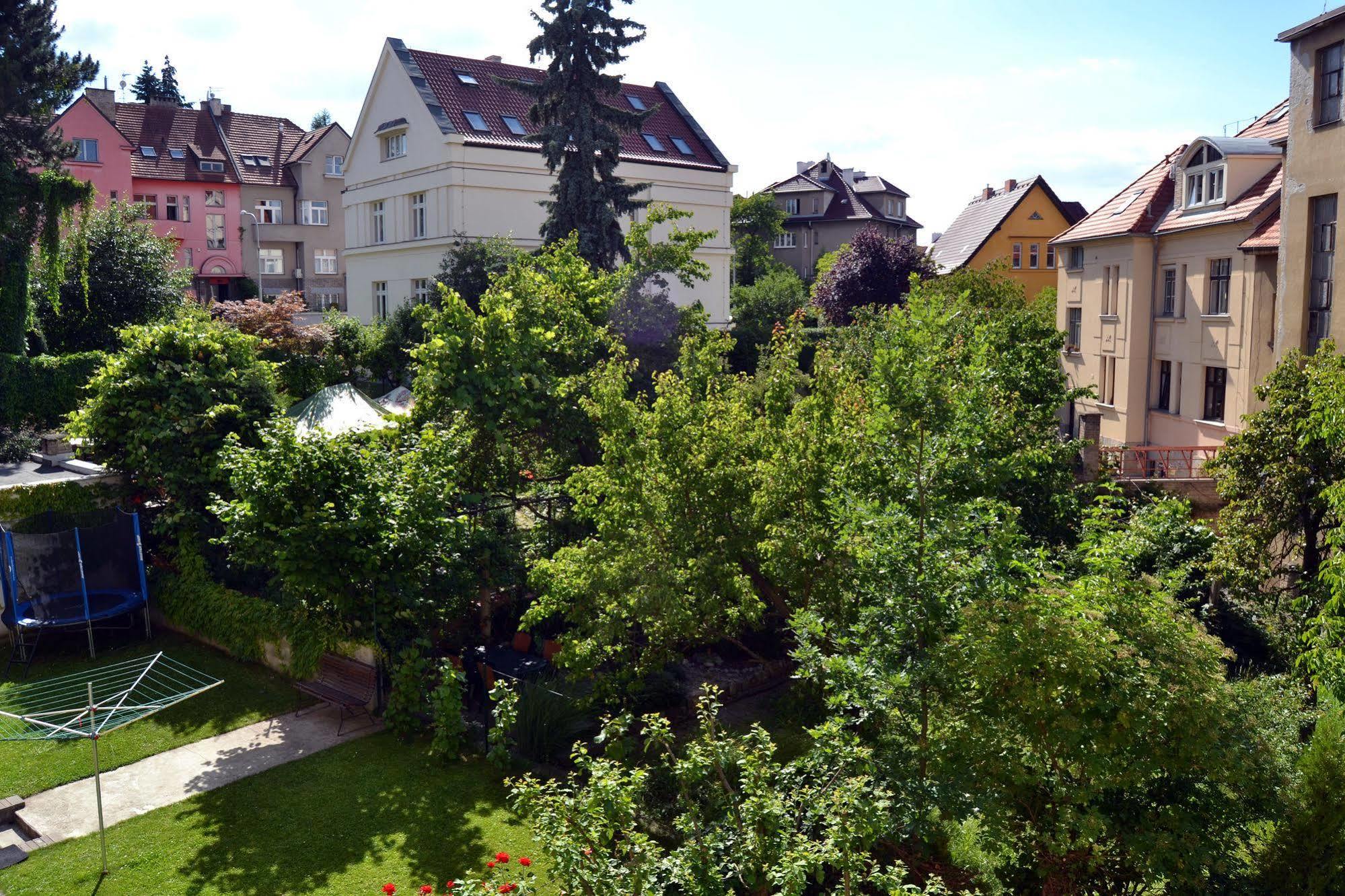 Jezerka Apartments Praha Bagian luar foto