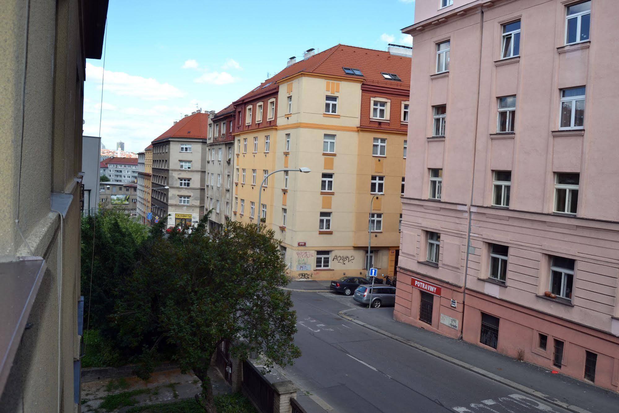Jezerka Apartments Praha Bagian luar foto