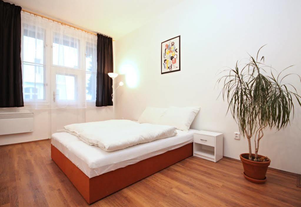 Jezerka Apartments Praha Bagian luar foto